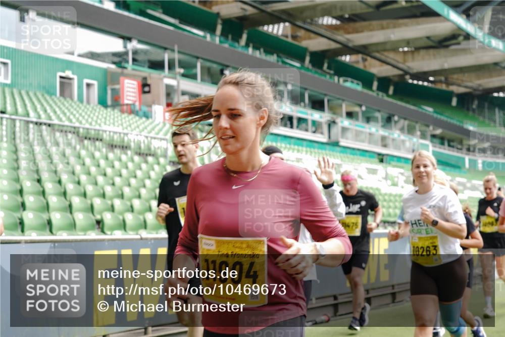 13.09.2026 - 21. swb-Marathon Bremen Michael Burmester http://msf.ph/oto/10469673 13.09.2026 10:36:19 Laufen im Stadion 10092, 10093, 10144, 10152, 10153, 10154, 10157, 10160, 10173, 10175, 10181, 10182, 10185, 10186, 10187, 10195, 10198, 10237, 10245, 10251, 10257, 10263, 10272, 10275, 10278, 10291, 10296, 10306, 10309, 10327, 10331, 10332, 10338, 10357, 10377, 10382, 10390, 10403, 10409, 10411, 10420, 10427, 10429, 10439, 10473, 10477, 10481, 10492, 10497, 10500, 10528, 10531, 10560, 10569, 10607, 10613, 10617, 10633, 10636, 10647, 10648, 10659, 10671, 10672, 10715 meine-sportfotos.de