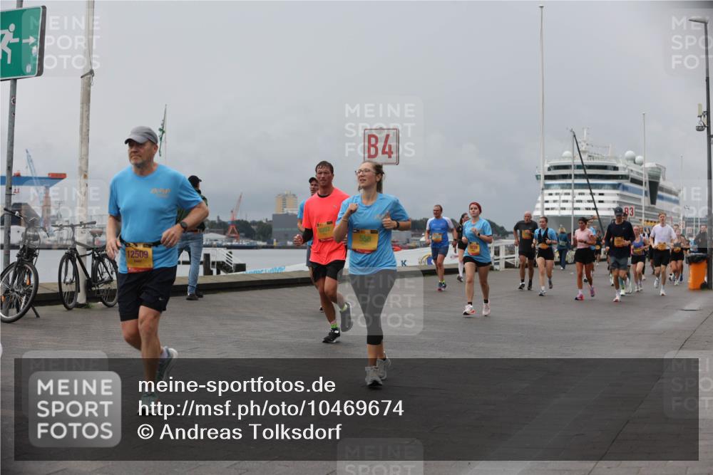 13.09.2026 - Kiel Lauf Andreas Tolksdorf http://msf.ph/oto/10469674 13.09.2026 12:09:37 Kiellinie 12509, 8392, 4, 558, 5239, 83 meine-sportfotos.de