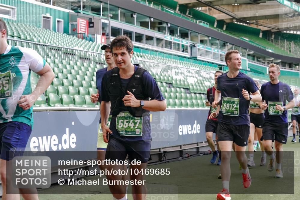 13.09.2026 - 21. swb-Marathon Bremen Michael Burmester http://msf.ph/oto/10469685 13.09.2026 13:14:06 Laufen im Stadion 183, 270, 278, 349, 414, 460, 576, 600, 631, 695, 702, 768, 933, 950, 956, 1005, 1008, 1143, 1392, 1408, 1426, 1573, 1596, 1641, 1818, 1819, 1991, 2005, 2024, 2035, 2079, 2233, 2264, 2314, 2387, 2412, 2439, 2457, 2461, 2478, 2494, 2521, 2540, 2564, 2612, 2665, 2684, 2693, 2737, 2773, 2792, 2816, 2829, 2838, 2860, 2861, 2865, 2884, 2887, 2921, 2972, 2975, 2978, 3016, 3111, 3209, 3253, 3277, 3293, 3304, 3313, 3378, 3405, 3428, 3434, 3653, 3661, 3680, 4034, 4080 meine-sportfotos.de