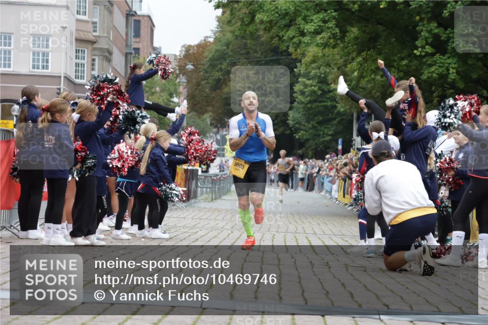 13.09.2026 - Kiel Lauf Yannick Fuchs http://msf.ph/oto/10469746 13.09.2026 10:23:11 Ziel 3465, 8809, 9678, 10568, 5326, 5603, 4645, 6302, 151, 5603 meine-sportfotos.de