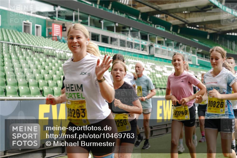 13.09.2026 - 21. swb-Marathon Bremen Michael Burmester http://msf.ph/oto/10469763 13.09.2026 10:36:20 Laufen im Stadion 10092, 10093, 10144, 10152, 10153, 10154, 10157, 10160, 10173, 10175, 10181, 10182, 10186, 10187, 10195, 10198, 10237, 10245, 10251, 10257, 10263, 10272, 10275, 10278, 10291, 10296, 10306, 10309, 10327, 10331, 10332, 10338, 10357, 10377, 10382, 10390, 10403, 10409, 10411, 10420, 10427, 10429, 10439, 10473, 10477, 10481, 10492, 10497, 10500, 10528, 10531, 10560, 10569, 10607, 10613, 10617, 10633, 10636, 10647, 10648, 10659, 10671, 10672, 10715 meine-sportfotos.de