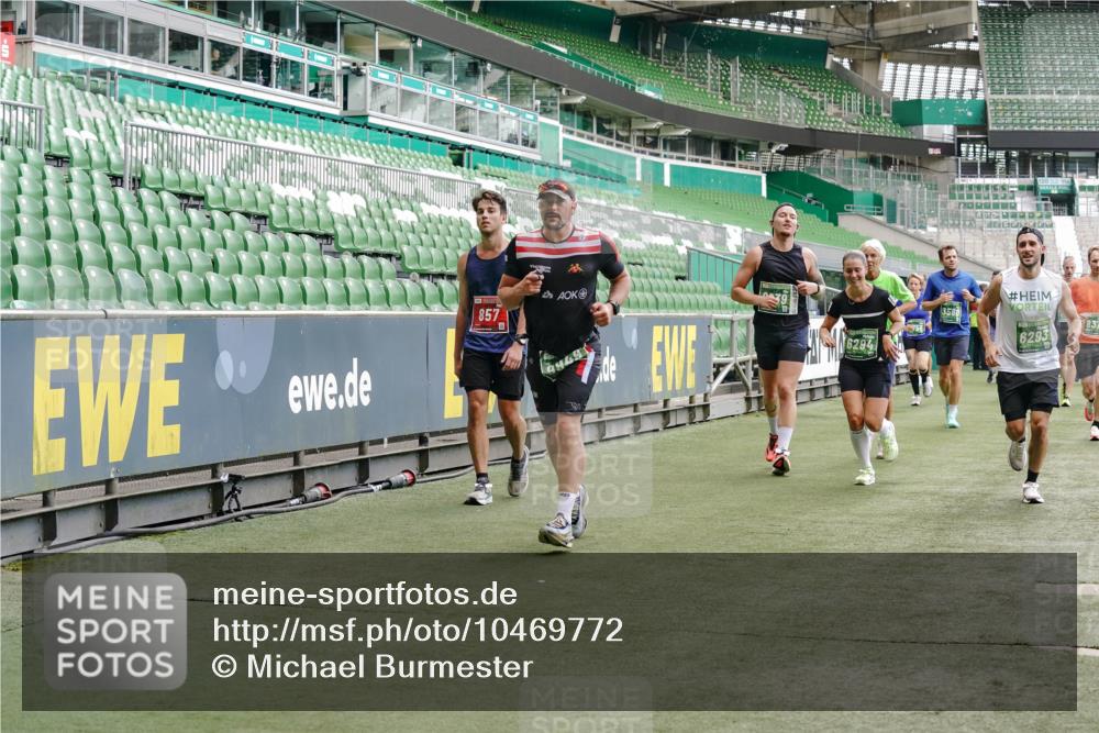 13.09.2026 - 21. swb-Marathon Bremen Michael Burmester http://msf.ph/oto/10469772 13.09.2026 12:58:04 Laufen im Stadion 141, 148, 334, 511, 672, 769, 776, 789, 790, 857, 909, 1010, 1119, 1191, 1199, 1254, 1281, 1535, 1601, 1642, 1647, 1752, 1809, 1881, 1900, 1931, 1933, 2046, 2051, 2075, 2324, 2343, 2367, 2371, 2397, 2402, 2423, 2425, 2493, 2634, 2640, 2671, 2761, 2771, 2807, 2903, 2904, 3021, 3051, 3078, 3120, 3138, 3148, 3182, 3186, 3319, 3338, 3435, 3450, 3458, 3514, 3534, 3560, 3634, 3655, 3685, 3690, 3695, 3760, 3813, 3866, 3933, 3939, 4101, 4316, 4319, 205 meine-sportfotos.de