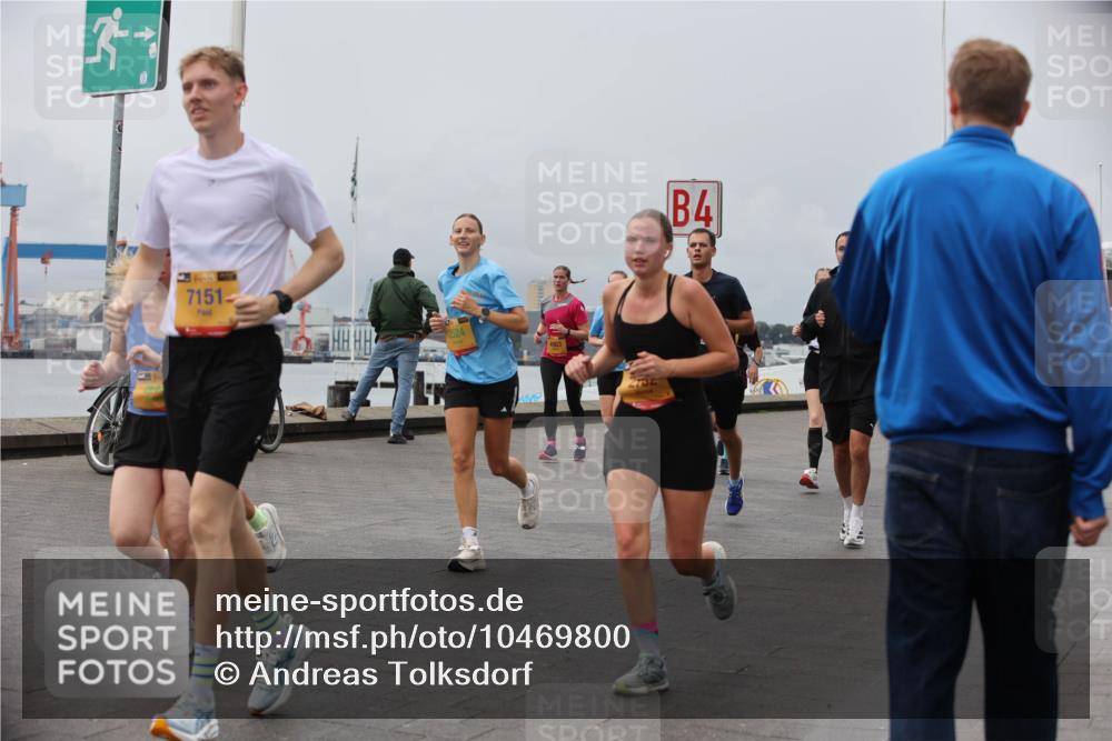 13.09.2026 - Kiel Lauf Andreas Tolksdorf http://msf.ph/oto/10469800 13.09.2026 12:09:48 Kiellinie 7151, 2734, 4 meine-sportfotos.de