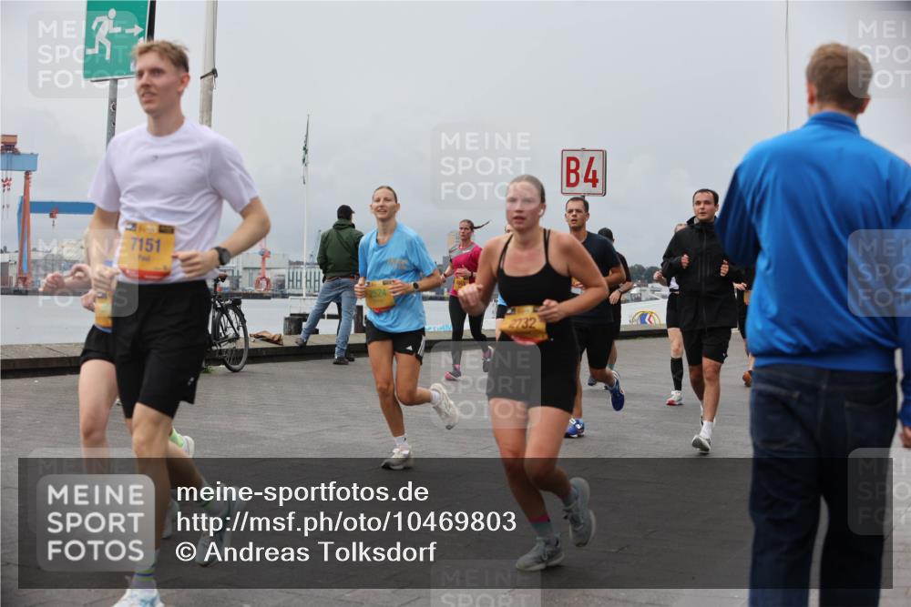 13.09.2026 - Kiel Lauf Andreas Tolksdorf http://msf.ph/oto/10469803 13.09.2026 12:09:48 Kiellinie 7151, 2732, 4 meine-sportfotos.de