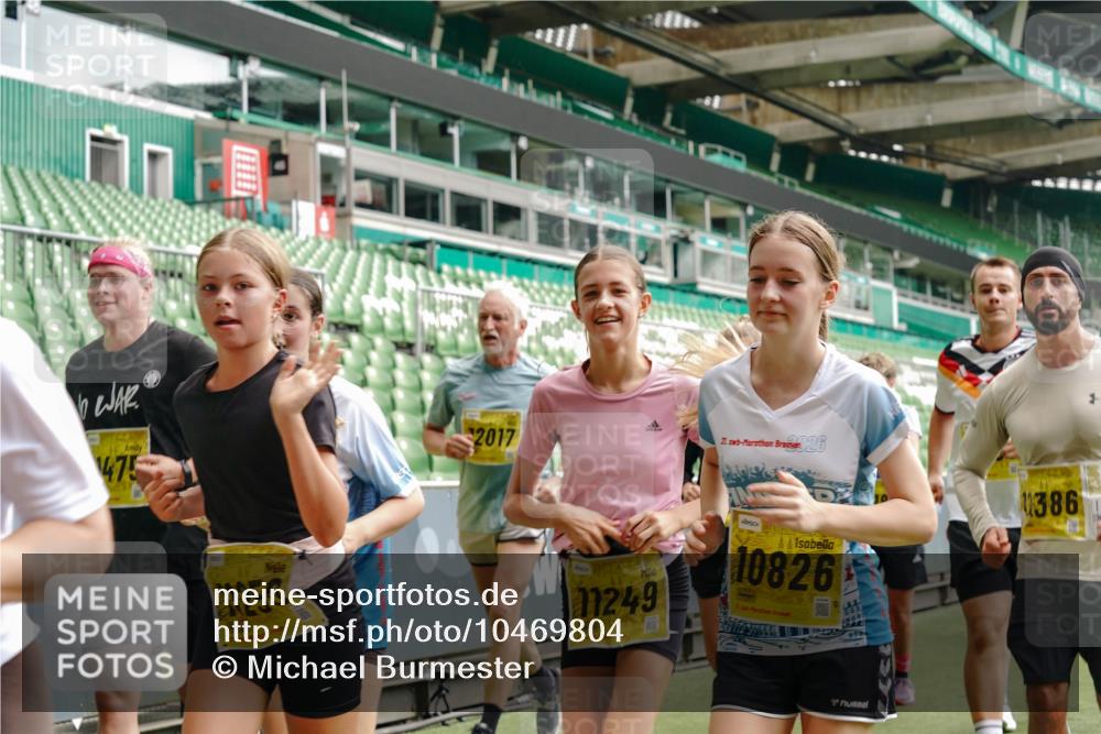 13.09.2026 - 21. swb-Marathon Bremen Michael Burmester http://msf.ph/oto/10469804 13.09.2026 10:36:21 Laufen im Stadion 10092, 10093, 10144, 10152, 10153, 10154, 10157, 10160, 10173, 10175, 10181, 10182, 10186, 10187, 10195, 10198, 10237, 10245, 10251, 10257, 10263, 10272, 10275, 10278, 10291, 10296, 10306, 10309, 10327, 10331, 10332, 10338, 10357, 10377, 10382, 10390, 10403, 10409, 10411, 10420, 10427, 10429, 10439, 10473, 10477, 10481, 10492, 10497, 10500, 10528, 10531, 10560, 10569, 10607, 10613, 10617, 10633, 10636, 10647, 10648, 10659, 10671, 10672, 10715 meine-sportfotos.de