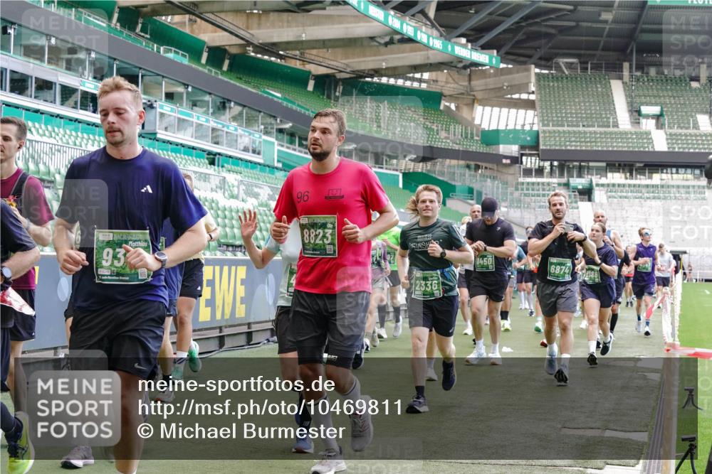 13.09.2026 - 21. swb-Marathon Bremen Michael Burmester http://msf.ph/oto/10469811 13.09.2026 13:14:08 Laufen im Stadion 183, 270, 278, 300, 349, 414, 460, 576, 600, 631, 695, 702, 768, 933, 950, 956, 1005, 1008, 1143, 1392, 1408, 1426, 1573, 1596, 1641, 1818, 1819, 1991, 2024, 2035, 2079, 2233, 2264, 2314, 2387, 2412, 2439, 2457, 2461, 2478, 2494, 2521, 2540, 2564, 2612, 2665, 2684, 2690, 2691, 2693, 2737, 2773, 2792, 2816, 2829, 2838, 2860, 2861, 2865, 2884, 2887, 2921, 2972, 2975, 2978, 3016, 3111, 3209, 3253, 3277, 3293, 3304, 3313, 3378, 3405, 3428, 3434, 3653, 3661, 3680, 4034, 4080, 4306 meine-sportfotos.de