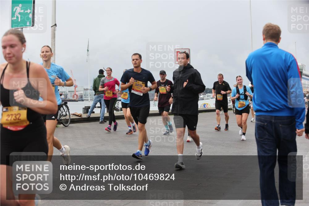 13.09.2026 - Kiel Lauf Andreas Tolksdorf http://msf.ph/oto/10469824 13.09.2026 12:09:49 Kiellinie 2732, 4863, 1583, 39, 5470, 4240, 10696 meine-sportfotos.de