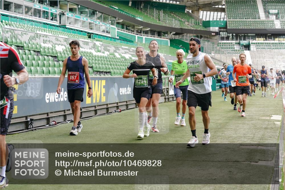 13.09.2026 - 21. swb-Marathon Bremen Michael Burmester http://msf.ph/oto/10469828 13.09.2026 12:58:05 Laufen im Stadion 141, 148, 334, 511, 672, 769, 776, 789, 790, 857, 909, 1010, 1119, 1191, 1199, 1254, 1281, 1535, 1601, 1642, 1647, 1752, 1809, 1881, 1900, 1931, 1933, 2046, 2051, 2075, 2324, 2343, 2367, 2371, 2397, 2402, 2423, 2425, 2493, 2577, 2634, 2640, 2671, 2761, 2771, 2807, 2903, 2904, 3021, 3051, 3078, 3120, 3138, 3148, 3182, 3186, 3319, 3338, 3435, 3450, 3458, 3514, 3534, 3560, 3634, 3655, 3685, 3690, 3695, 3760, 3813, 3866, 3933, 3939, 4101, 4316, 4319, 205 meine-sportfotos.de