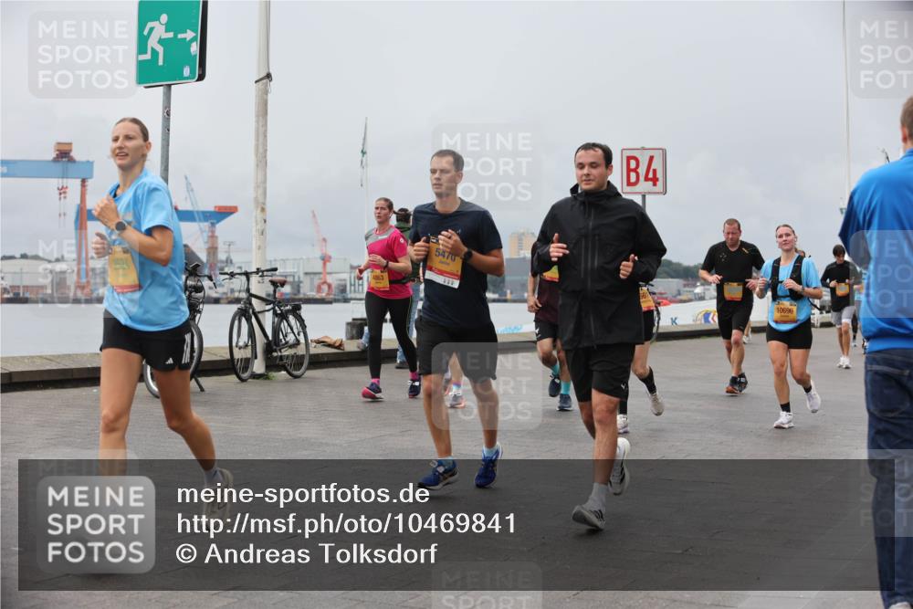 13.09.2026 - Kiel Lauf Andreas Tolksdorf http://msf.ph/oto/10469841 13.09.2026 12:09:49 Kiellinie 2524, 5470, 4863, 200, 4, 10696 meine-sportfotos.de