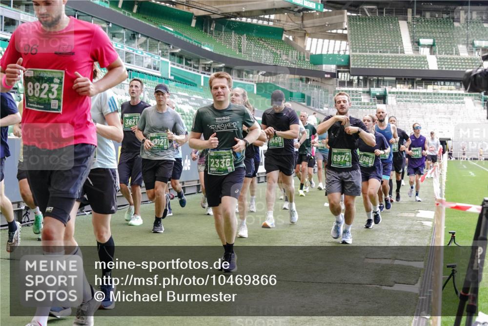 13.09.2026 - 21. swb-Marathon Bremen Michael Burmester http://msf.ph/oto/10469866 13.09.2026 13:14:09 Laufen im Stadion 183, 270, 278, 300, 349, 414, 460, 576, 600, 631, 695, 702, 768, 933, 950, 956, 1005, 1008, 1143, 1392, 1408, 1426, 1573, 1596, 1641, 1818, 1819, 1991, 2024, 2035, 2079, 2233, 2264, 2314, 2387, 2412, 2439, 2457, 2461, 2478, 2494, 2521, 2540, 2564, 2612, 2665, 2684, 2690, 2691, 2693, 2737, 2773, 2792, 2816, 2829, 2838, 2860, 2861, 2865, 2884, 2887, 2921, 2972, 2978, 3016, 3111, 3209, 3253, 3277, 3293, 3304, 3313, 3378, 3405, 3428, 3653, 3661, 3680, 4034, 4080, 4306 meine-sportfotos.de