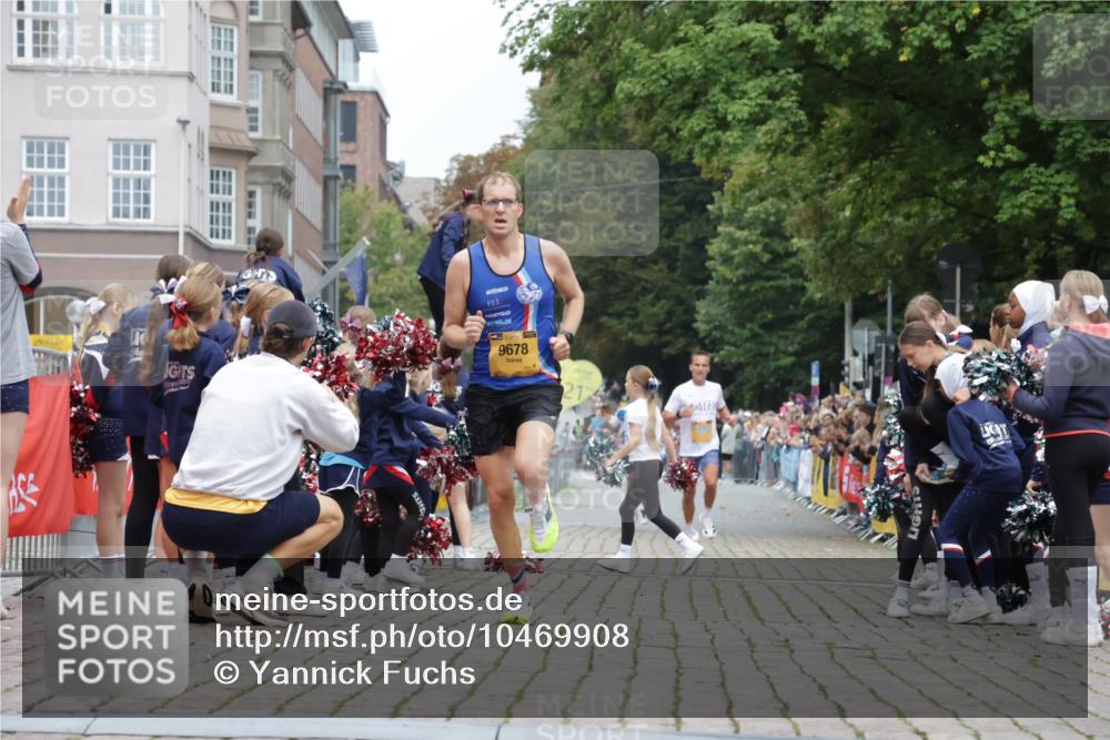 13.09.2026 - Kiel Lauf Yannick Fuchs http://msf.ph/oto/10469908 13.09.2026 10:23:37 Ziel 716, 2937, 3465, 4645, 6302, 8809, 9678, 10568, 9678 meine-sportfotos.de
