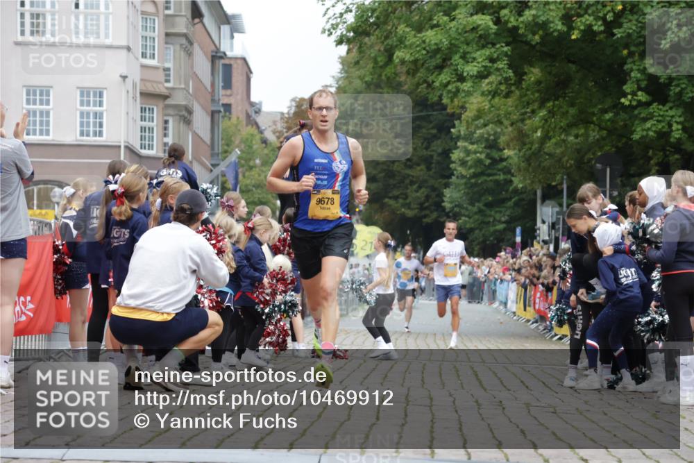 13.09.2026 - Kiel Lauf Yannick Fuchs http://msf.ph/oto/10469912 13.09.2026 10:23:37 Ziel 716, 2937, 3465, 4645, 6302, 8809, 9678, 10568, 9678 meine-sportfotos.de