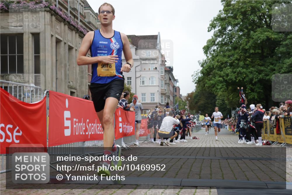 13.09.2026 - Kiel Lauf Yannick Fuchs http://msf.ph/oto/10469952 13.09.2026 10:23:40 Ziel 716, 2937, 3465, 4645, 6302, 8809, 9678, 10568, 9678 meine-sportfotos.de