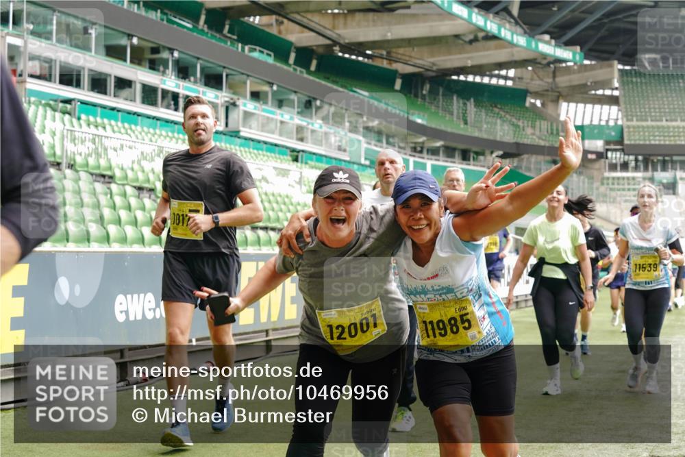 13.09.2026 - 21. swb-Marathon Bremen Michael Burmester http://msf.ph/oto/10469956 13.09.2026 10:36:24 Laufen im Stadion 10092, 10093, 10144, 10152, 10153, 10154, 10160, 10173, 10175, 10181, 10182, 10186, 10187, 10195, 10198, 10237, 10245, 10251, 10257, 10263, 10272, 10275, 10278, 10291, 10296, 10306, 10309, 10327, 10331, 10332, 10338, 10357, 10377, 10382, 10390, 10403, 10409, 10411, 10420, 10427, 10429, 10439, 10473, 10477, 10481, 10492, 10497, 10500, 10528, 10531, 10560, 10569, 10607, 10613, 10617, 10633, 10636, 10647, 10648, 10659, 10663, 10671, 10672, 10715 meine-sportfotos.de