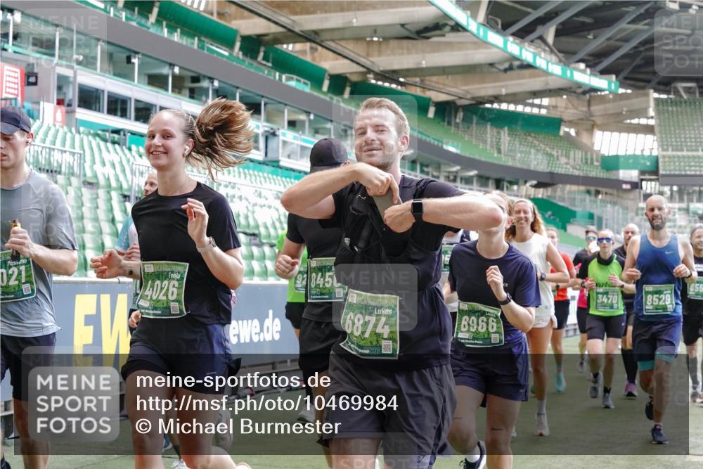 13.09.2026 - 21. swb-Marathon Bremen Michael Burmester http://msf.ph/oto/10469984 13.09.2026 13:14:11 Laufen im Stadion 183, 270, 278, 300, 349, 414, 460, 576, 600, 631, 695, 702, 768, 933, 950, 956, 1005, 1008, 1143, 1392, 1408, 1426, 1573, 1596, 1641, 1818, 1819, 1991, 2024, 2035, 2079, 2233, 2264, 2314, 2387, 2412, 2439, 2457, 2461, 2478, 2494, 2521, 2540, 2564, 2612, 2665, 2684, 2690, 2691, 2693, 2737, 2773, 2792, 2816, 2829, 2838, 2860, 2861, 2865, 2884, 2887, 2921, 2972, 2978, 3016, 3111, 3209, 3253, 3277, 3293, 3304, 3313, 3355, 3378, 3405, 3428, 3653, 3661, 3680, 4034, 4080, 4306 meine-sportfotos.de