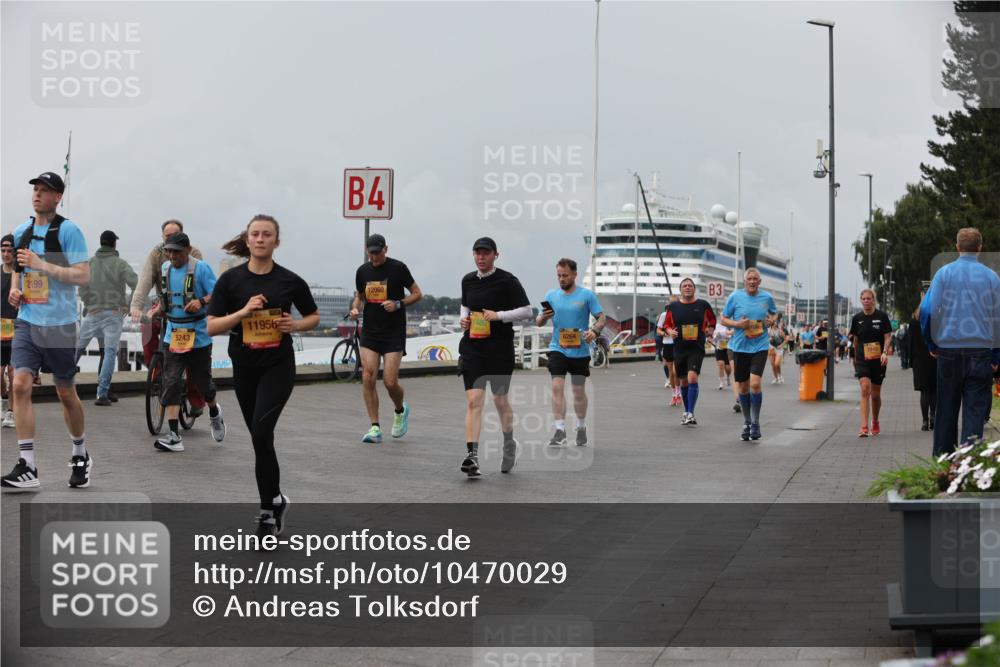 13.09.2026 - Kiel Lauf Andreas Tolksdorf http://msf.ph/oto/10470029 13.09.2026 12:09:58 Kiellinie 2199, 5243, 11956, 4, 12060, 6264, 3 meine-sportfotos.de