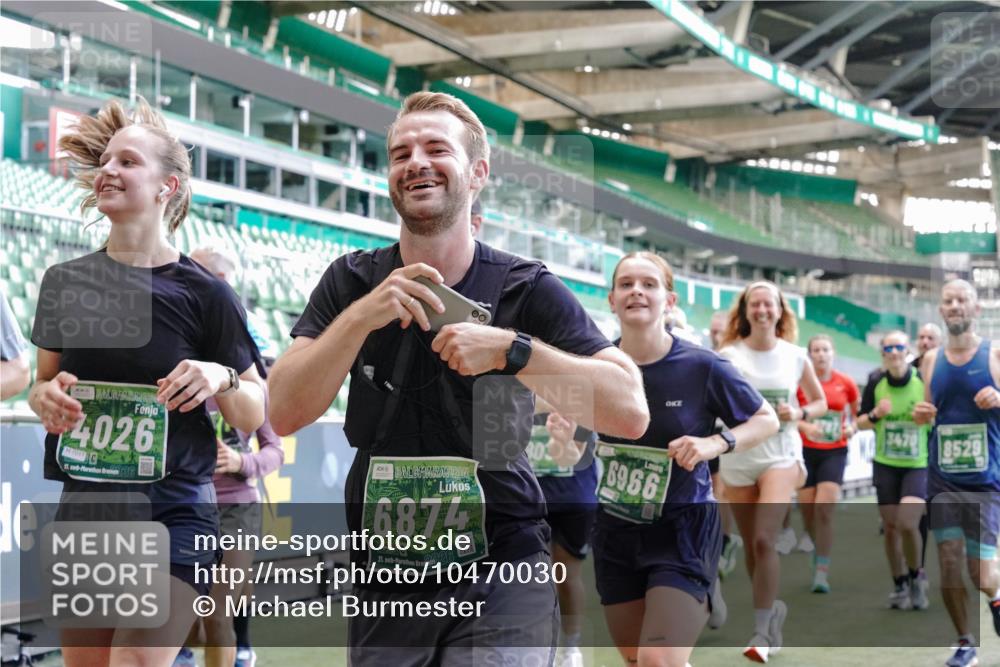 13.09.2026 - 21. swb-Marathon Bremen Michael Burmester http://msf.ph/oto/10470030 13.09.2026 13:14:11 Laufen im Stadion 183, 270, 278, 300, 349, 414, 460, 576, 600, 631, 695, 702, 768, 933, 950, 956, 1005, 1008, 1143, 1392, 1408, 1426, 1573, 1596, 1641, 1818, 1819, 1991, 2024, 2035, 2079, 2233, 2264, 2314, 2387, 2412, 2439, 2457, 2461, 2478, 2494, 2521, 2540, 2564, 2612, 2665, 2684, 2690, 2691, 2693, 2737, 2773, 2792, 2816, 2829, 2838, 2860, 2861, 2865, 2884, 2887, 2921, 2972, 2978, 3016, 3111, 3209, 3253, 3277, 3293, 3304, 3313, 3355, 3378, 3405, 3428, 3653, 3661, 3680, 4034, 4080, 4306 meine-sportfotos.de