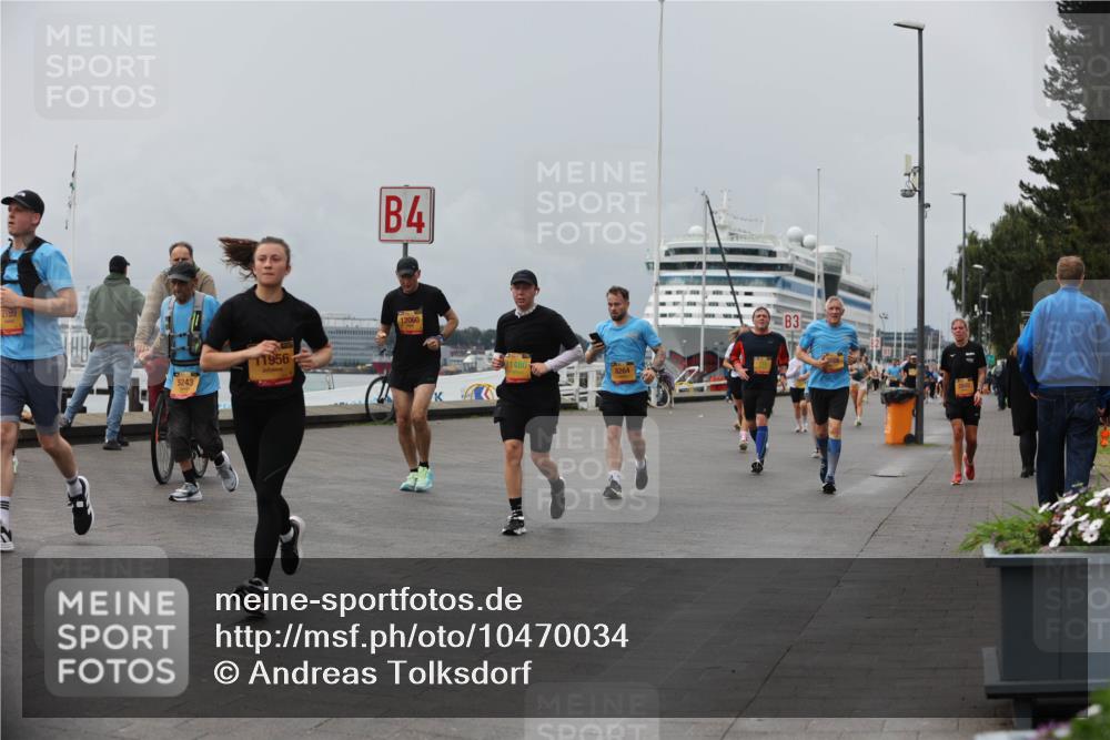 13.09.2026 - Kiel Lauf Andreas Tolksdorf http://msf.ph/oto/10470034 13.09.2026 12:09:58 Kiellinie 2199, 5243, 11956, 4, 12060, 11480, 3 meine-sportfotos.de