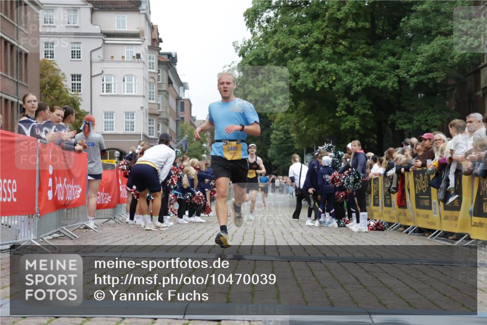 13.09.2026 - Kiel Lauf Yannick Fuchs http://msf.ph/oto/10470039 13.09.2026 10:23:50 Ziel 716, 2937, 3465, 4645, 6302, 6018, 6433, 3465, 8809, 10568 meine-sportfotos.de
