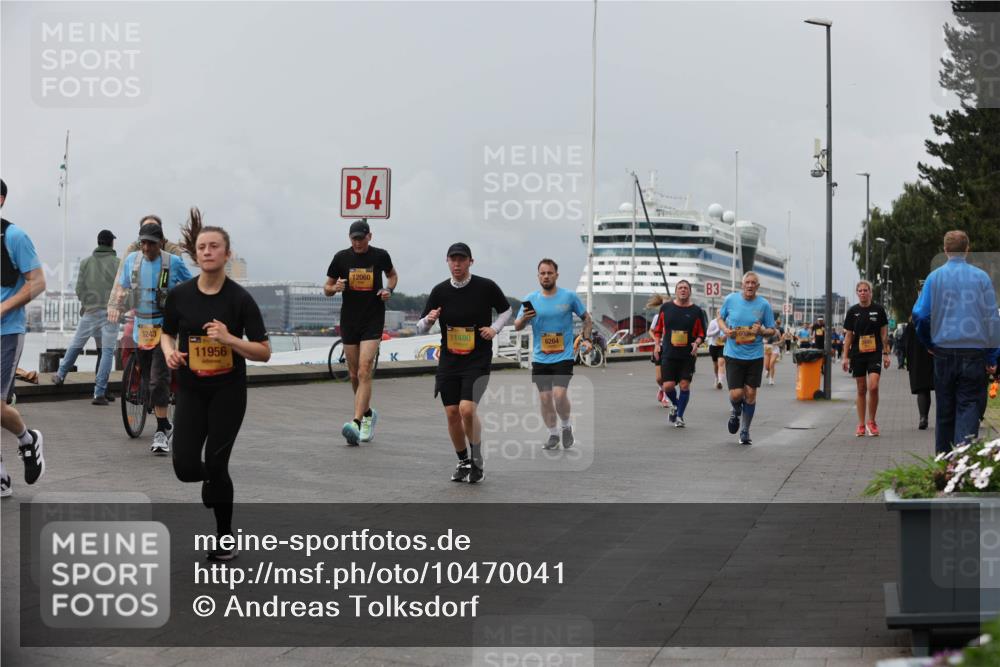 13.09.2026 - Kiel Lauf Andreas Tolksdorf http://msf.ph/oto/10470041 13.09.2026 12:09:58 Kiellinie 5243, 11956, 4, 12060, 11480, 6264, 3 meine-sportfotos.de