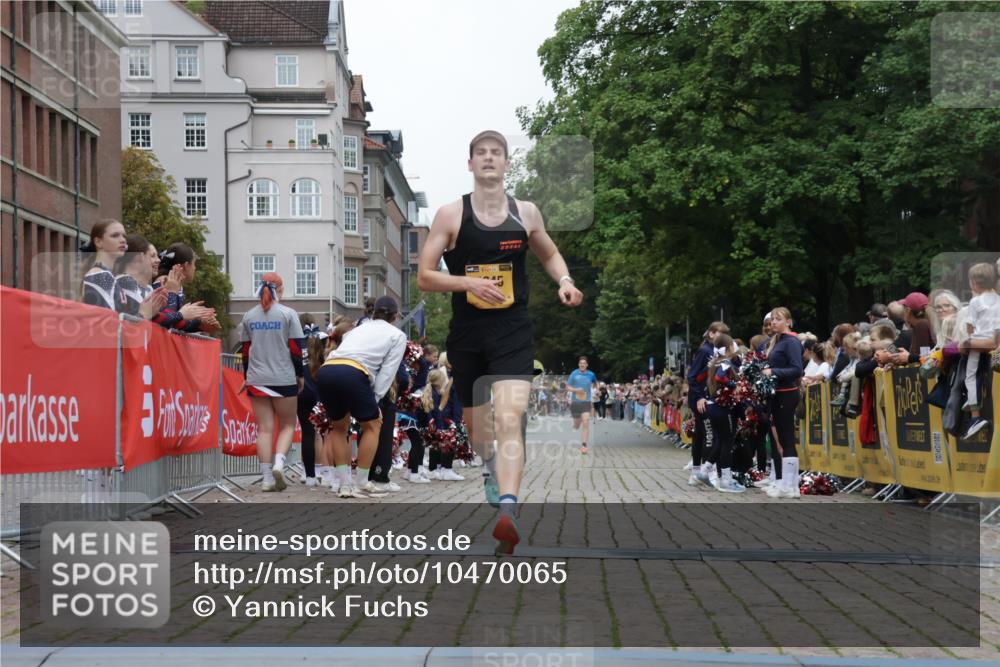 13.09.2026 - Kiel Lauf Yannick Fuchs http://msf.ph/oto/10470065 13.09.2026 10:23:53 Ziel 716, 2937, 4645, 6302, 6018, 6433, 7195, 3465, 4645, 8809 meine-sportfotos.de