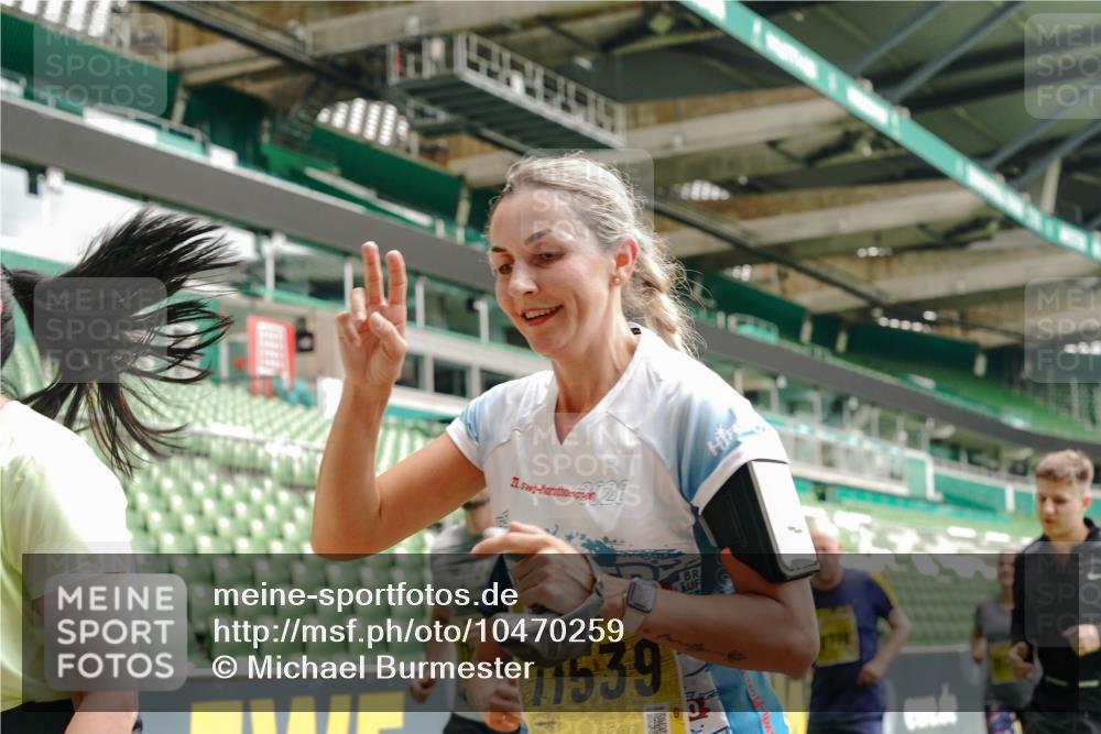13.09.2026 - 21. swb-Marathon Bremen Michael Burmester http://msf.ph/oto/10470259 13.09.2026 10:36:27 Laufen im Stadion 10092, 10093, 10144, 10152, 10153, 10154, 10160, 10173, 10175, 10181, 10182, 10186, 10187, 10195, 10198, 10237, 10245, 10251, 10257, 10263, 10272, 10275, 10278, 10291, 10296, 10306, 10309, 10327, 10331, 10332, 10338, 10357, 10377, 10382, 10390, 10403, 10409, 10411, 10420, 10427, 10429, 10439, 10473, 10477, 10481, 10492, 10497, 10500, 10516, 10528, 10531, 10560, 10569, 10607, 10613, 10617, 10633, 10636, 10647, 10648, 10659, 10663, 10671, 10672, 10715 meine-sportfotos.de
