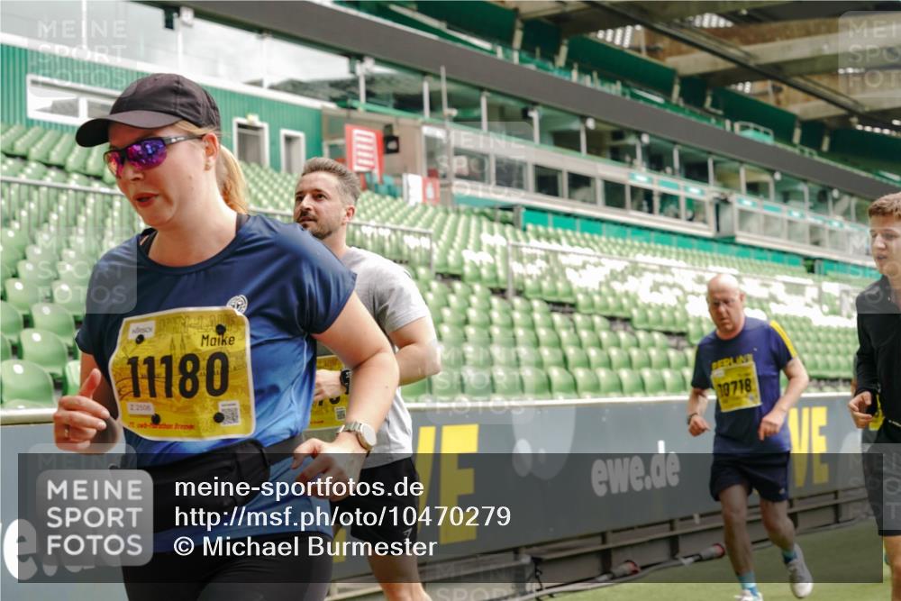 13.09.2026 - 21. swb-Marathon Bremen Michael Burmester http://msf.ph/oto/10470279 13.09.2026 10:36:28 Laufen im Stadion 10092, 10093, 10144, 10152, 10153, 10154, 10160, 10173, 10175, 10181, 10182, 10186, 10187, 10195, 10198, 10237, 10245, 10251, 10257, 10263, 10272, 10275, 10278, 10291, 10296, 10306, 10309, 10327, 10331, 10332, 10338, 10357, 10377, 10382, 10390, 10403, 10409, 10411, 10420, 10427, 10429, 10439, 10444, 10473, 10477, 10481, 10492, 10497, 10500, 10516, 10528, 10531, 10560, 10569, 10607, 10613, 10617, 10633, 10636, 10647, 10648, 10659, 10663, 10671, 10672, 10715 meine-sportfotos.de
