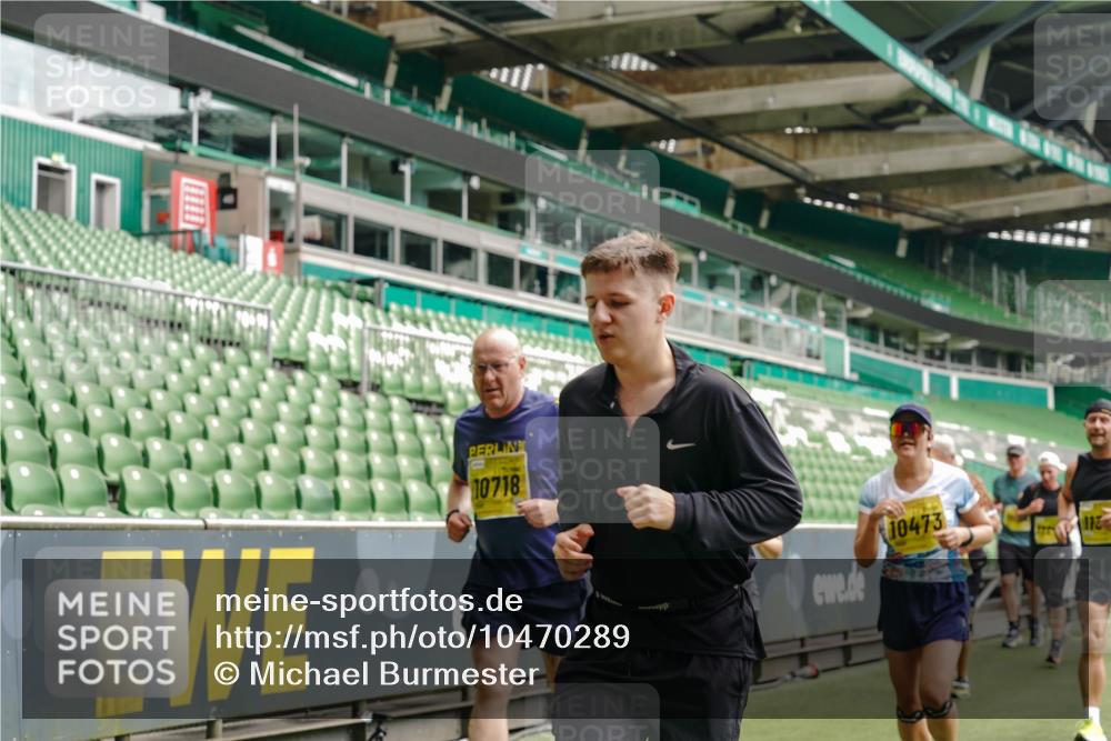 13.09.2026 - 21. swb-Marathon Bremen Michael Burmester http://msf.ph/oto/10470289 13.09.2026 10:36:29 Laufen im Stadion 10092, 10093, 10144, 10152, 10153, 10154, 10160, 10173, 10175, 10181, 10182, 10186, 10187, 10195, 10198, 10237, 10245, 10251, 10257, 10263, 10272, 10275, 10278, 10291, 10296, 10306, 10309, 10327, 10331, 10332, 10338, 10357, 10377, 10382, 10390, 10403, 10409, 10411, 10420, 10427, 10429, 10439, 10444, 10473, 10477, 10481, 10492, 10497, 10500, 10516, 10528, 10531, 10560, 10569, 10607, 10613, 10617, 10633, 10636, 10647, 10648, 10659, 10663, 10671, 10672, 10715 meine-sportfotos.de