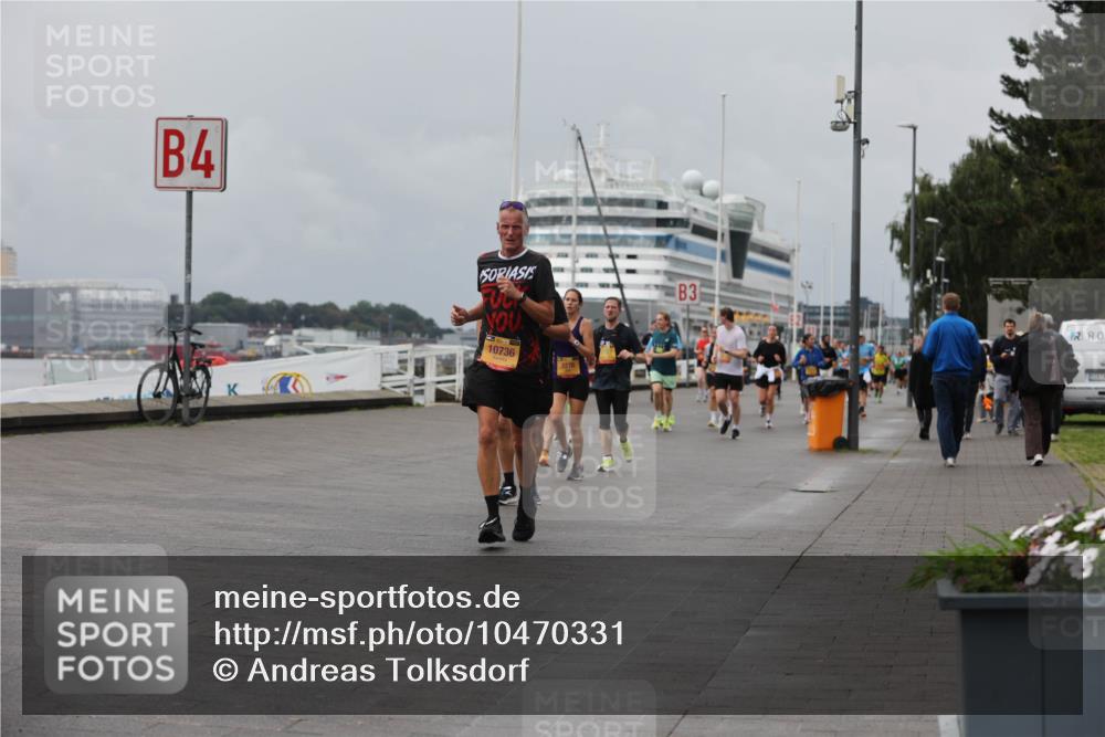 13.09.2026 - Kiel Lauf Andreas Tolksdorf http://msf.ph/oto/10470331 13.09.2026 12:10:15 Kiellinie 4, 10736, 3276, 3 meine-sportfotos.de