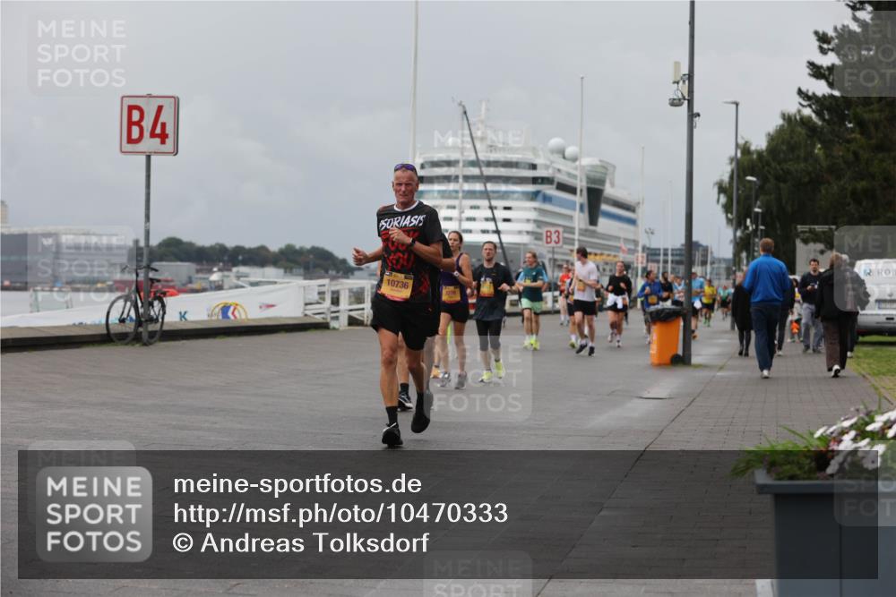 13.09.2026 - Kiel Lauf Andreas Tolksdorf http://msf.ph/oto/10470333 13.09.2026 12:10:15 Kiellinie 4, 10736, 3276, 3 meine-sportfotos.de