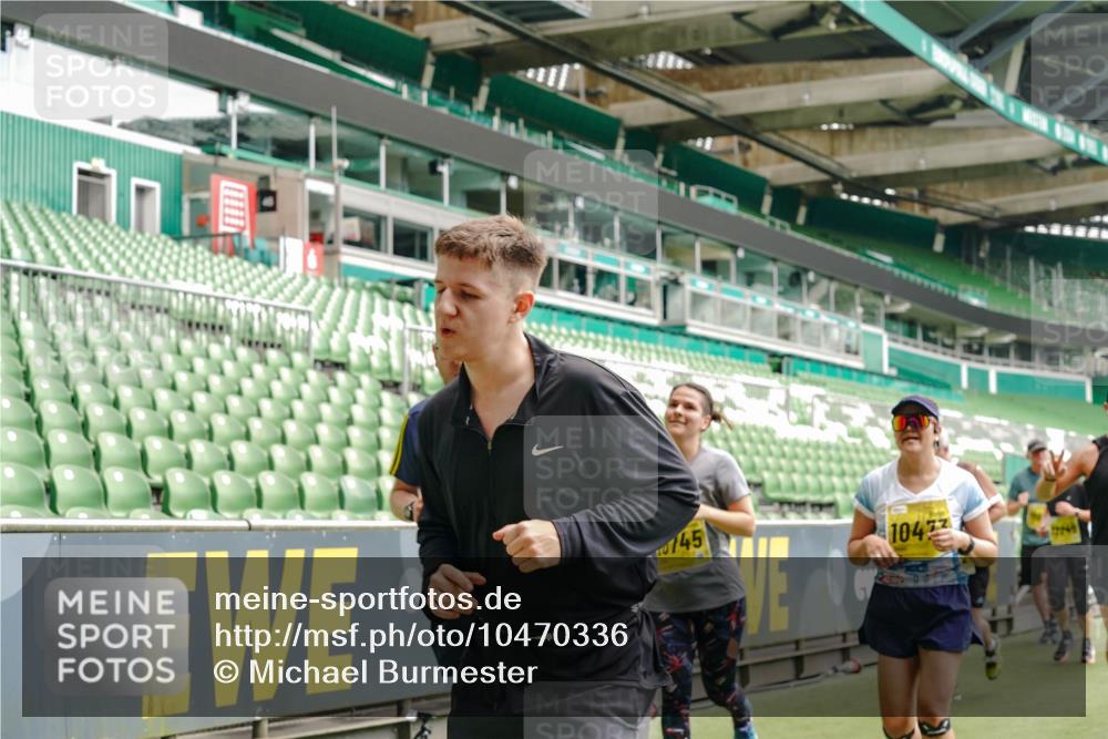 13.09.2026 - 21. swb-Marathon Bremen Michael Burmester http://msf.ph/oto/10470336 13.09.2026 10:36:29 Laufen im Stadion 10092, 10093, 10144, 10152, 10153, 10154, 10160, 10173, 10175, 10181, 10182, 10186, 10187, 10195, 10198, 10237, 10245, 10251, 10257, 10263, 10272, 10275, 10278, 10291, 10296, 10306, 10309, 10327, 10331, 10332, 10338, 10357, 10377, 10382, 10390, 10403, 10409, 10411, 10420, 10427, 10429, 10439, 10444, 10473, 10477, 10481, 10492, 10497, 10500, 10516, 10528, 10531, 10560, 10569, 10607, 10613, 10617, 10633, 10636, 10647, 10648, 10659, 10663, 10671, 10672, 10715 meine-sportfotos.de