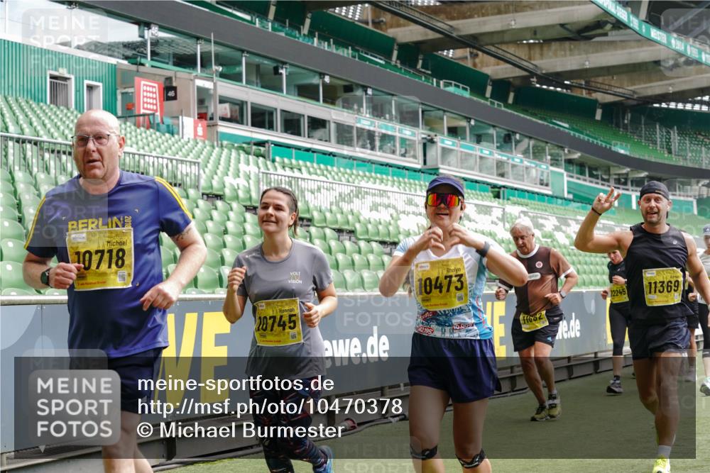 13.09.2026 - 21. swb-Marathon Bremen Michael Burmester http://msf.ph/oto/10470378 13.09.2026 10:36:30 Laufen im Stadion 10092, 10093, 10144, 10152, 10153, 10154, 10160, 10173, 10175, 10181, 10182, 10186, 10187, 10195, 10198, 10237, 10245, 10251, 10257, 10263, 10272, 10275, 10278, 10291, 10296, 10306, 10309, 10327, 10331, 10332, 10338, 10357, 10377, 10382, 10390, 10403, 10409, 10411, 10420, 10427, 10429, 10439, 10444, 10473, 10477, 10481, 10492, 10497, 10500, 10516, 10528, 10531, 10560, 10569, 10607, 10613, 10617, 10633, 10636, 10647, 10648, 10659, 10663, 10671, 10672, 10715 meine-sportfotos.de