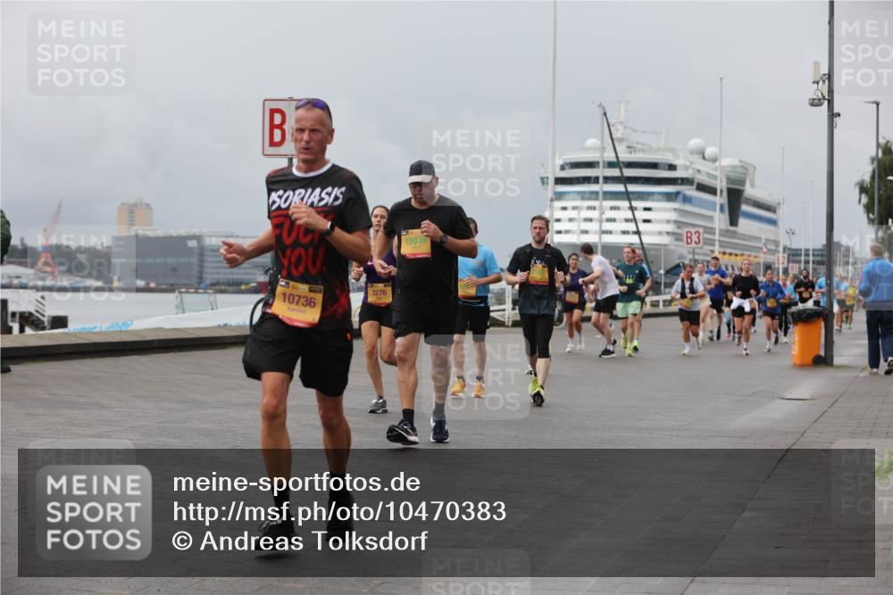 13.09.2026 - Kiel Lauf Andreas Tolksdorf http://msf.ph/oto/10470383 13.09.2026 12:10:17 Kiellinie 10736, 3276, 12038, 3 meine-sportfotos.de