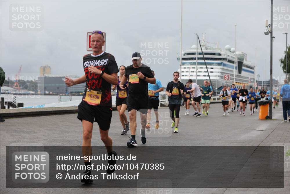 13.09.2026 - Kiel Lauf Andreas Tolksdorf http://msf.ph/oto/10470385 13.09.2026 12:10:18 Kiellinie 10736, 3276, 12038, 3 meine-sportfotos.de