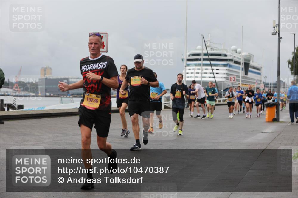 13.09.2026 - Kiel Lauf Andreas Tolksdorf http://msf.ph/oto/10470387 13.09.2026 12:10:18 Kiellinie 1, 394, 10736, 12038, 3 meine-sportfotos.de