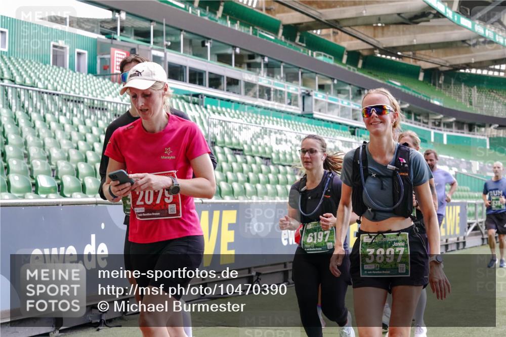13.09.2026 - 21. swb-Marathon Bremen Michael Burmester http://msf.ph/oto/10470390 13.09.2026 13:14:17 Laufen im Stadion 183, 270, 278, 300, 349, 414, 460, 576, 600, 631, 695, 702, 768, 933, 950, 956, 1005, 1008, 1047, 1143, 1392, 1408, 1426, 1573, 1596, 1641, 1818, 1819, 1991, 2024, 2035, 2079, 2233, 2314, 2387, 2412, 2439, 2457, 2461, 2494, 2521, 2540, 2564, 2612, 2665, 2690, 2691, 2693, 2737, 2773, 2792, 2816, 2829, 2838, 2861, 2865, 2884, 2887, 2921, 2972, 2978, 3016, 3111, 3209, 3253, 3277, 3293, 3304, 3313, 3355, 3378, 3405, 3428, 3653, 3661, 3680, 4034, 4080, 4306, 703 meine-sportfotos.de