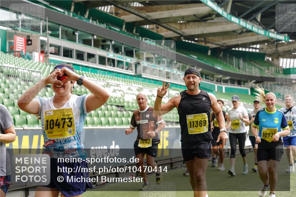 13.09.2026 - 21. swb-Marathon Bremen Michael Burmester http://msf.ph/oto/10470414 13.09.2026 10:36:31 Laufen im Stadion 10092, 10093, 10144, 10152, 10153, 10154, 10160, 10173, 10175, 10181, 10182, 10186, 10187, 10195, 10198, 10237, 10245, 10251, 10257, 10263, 10272, 10275, 10278, 10291, 10296, 10306, 10309, 10327, 10331, 10332, 10338, 10357, 10377, 10382, 10390, 10403, 10409, 10411, 10420, 10427, 10429, 10439, 10444, 10473, 10477, 10481, 10492, 10497, 10500, 10516, 10528, 10531, 10560, 10569, 10607, 10613, 10617, 10633, 10636, 10647, 10648, 10659, 10663, 10671, 10672, 10715 meine-sportfotos.de