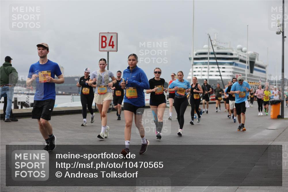13.09.2026 - Kiel Lauf Andreas Tolksdorf http://msf.ph/oto/10470565 13.09.2026 12:10:31 Kiellinie 1838, 4, 6218, 1914, 5015 meine-sportfotos.de