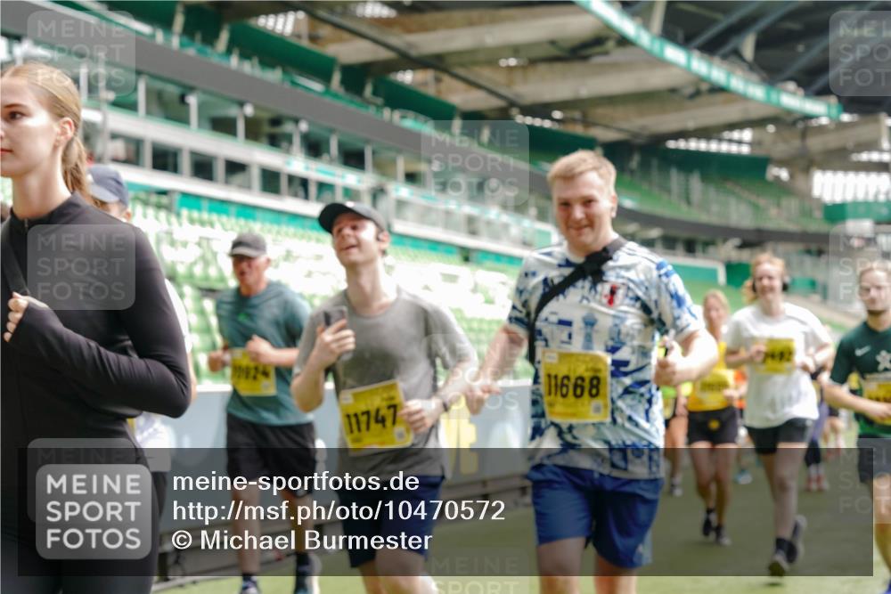 13.09.2026 - 21. swb-Marathon Bremen Michael Burmester http://msf.ph/oto/10470572 13.09.2026 10:36:34 Laufen im Stadion 10092, 10144, 10150, 10152, 10153, 10154, 10160, 10173, 10175, 10181, 10182, 10186, 10187, 10195, 10198, 10237, 10245, 10251, 10257, 10263, 10272, 10275, 10278, 10291, 10296, 10306, 10309, 10315, 10327, 10331, 10332, 10338, 10357, 10377, 10382, 10390, 10403, 10409, 10411, 10420, 10427, 10429, 10439, 10444, 10473, 10477, 10481, 10492, 10497, 10500, 10516, 10531, 10560, 10569, 10607, 10613, 10617, 10633, 10636, 10647, 10648, 10659, 10663, 10671, 10672, 10715 meine-sportfotos.de