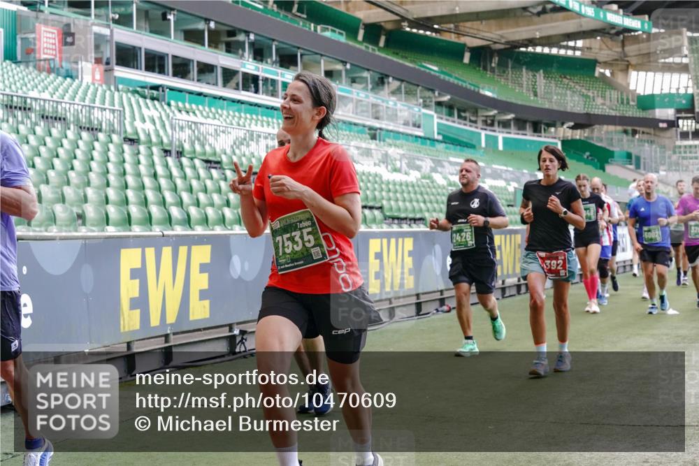 13.09.2026 - 21. swb-Marathon Bremen Michael Burmester http://msf.ph/oto/10470609 13.09.2026 13:14:21 Laufen im Stadion 183, 266, 270, 278, 300, 349, 414, 460, 576, 600, 631, 695, 702, 768, 950, 956, 1005, 1008, 1047, 1143, 1392, 1408, 1426, 1573, 1596, 1641, 1818, 1819, 1991, 2024, 2035, 2079, 2233, 2314, 2387, 2412, 2439, 2457, 2461, 2466, 2484, 2494, 2521, 2540, 2564, 2612, 2665, 2690, 2691, 2693, 2737, 2773, 2792, 2816, 2829, 2838, 2861, 2865, 2884, 2887, 2921, 2972, 2978, 3016, 3111, 3209, 3253, 3277, 3304, 3313, 3355, 3378, 3405, 3428, 3653, 3661, 3670, 3680, 4034, 4080, 4306, 703 meine-sportfotos.de