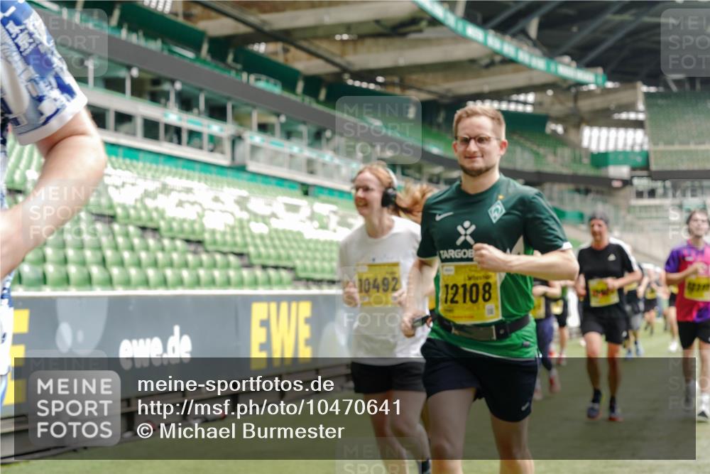 13.09.2026 - 21. swb-Marathon Bremen Michael Burmester http://msf.ph/oto/10470641 13.09.2026 10:36:35 Laufen im Stadion 10092, 10144, 10150, 10152, 10153, 10154, 10160, 10173, 10175, 10181, 10182, 10186, 10187, 10195, 10198, 10237, 10245, 10251, 10257, 10263, 10272, 10275, 10278, 10291, 10296, 10306, 10309, 10315, 10327, 10331, 10332, 10338, 10357, 10377, 10382, 10390, 10403, 10409, 10411, 10420, 10427, 10429, 10439, 10444, 10473, 10477, 10481, 10492, 10497, 10500, 10516, 10531, 10560, 10569, 10607, 10613, 10617, 10633, 10636, 10647, 10648, 10659, 10663, 10671, 10672, 10715 meine-sportfotos.de