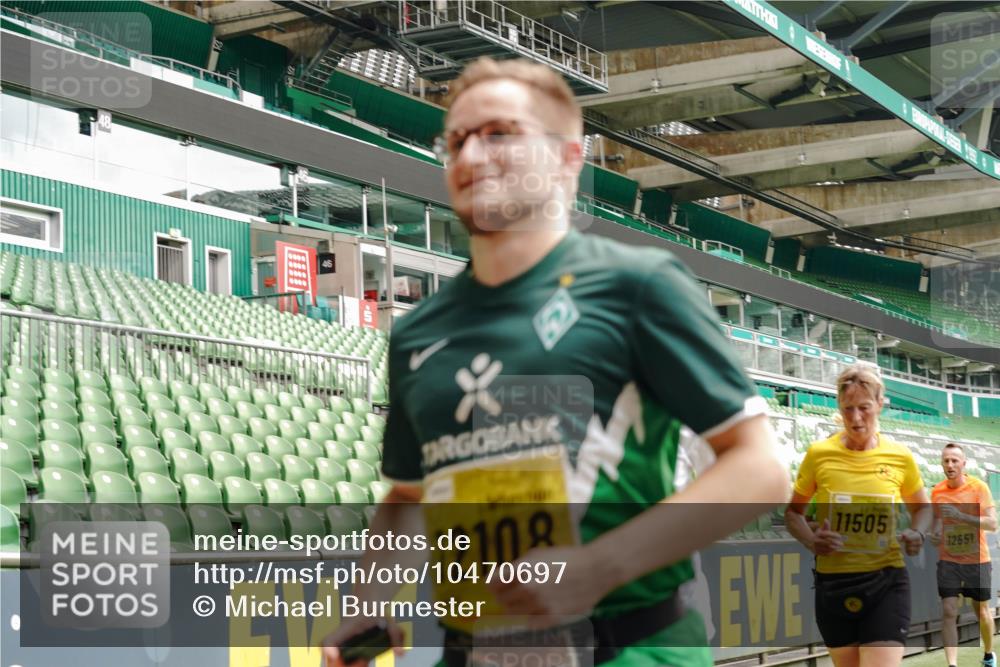 13.09.2026 - 21. swb-Marathon Bremen Michael Burmester http://msf.ph/oto/10470697 13.09.2026 10:36:36 Laufen im Stadion 10092, 10144, 10150, 10152, 10153, 10154, 10160, 10173, 10175, 10181, 10182, 10186, 10187, 10195, 10198, 10237, 10245, 10251, 10257, 10263, 10272, 10275, 10278, 10291, 10296, 10306, 10309, 10315, 10327, 10331, 10332, 10338, 10357, 10377, 10382, 10390, 10403, 10409, 10411, 10420, 10427, 10429, 10439, 10444, 10473, 10477, 10481, 10492, 10497, 10500, 10516, 10531, 10560, 10569, 10607, 10613, 10617, 10633, 10636, 10647, 10648, 10659, 10663, 10671, 10672, 10715 meine-sportfotos.de