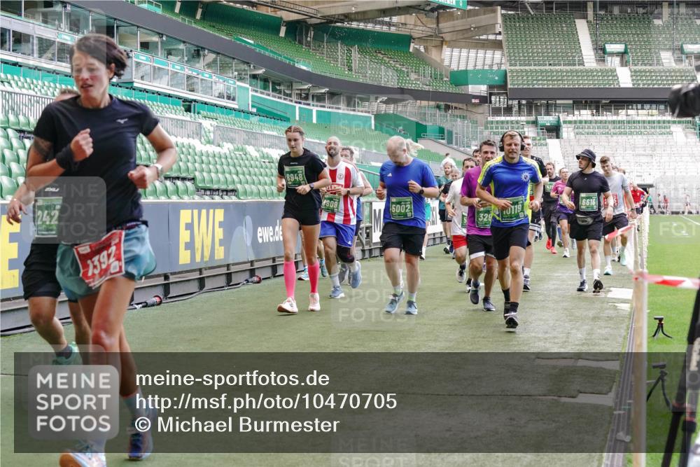 13.09.2026 - 21. swb-Marathon Bremen Michael Burmester http://msf.ph/oto/10470705 13.09.2026 13:14:22 Laufen im Stadion 266, 270, 278, 300, 349, 414, 460, 576, 600, 631, 695, 702, 768, 950, 956, 1005, 1008, 1047, 1143, 1392, 1408, 1426, 1573, 1596, 1641, 1818, 1819, 1991, 2024, 2035, 2079, 2233, 2314, 2387, 2412, 2439, 2457, 2461, 2466, 2484, 2494, 2521, 2540, 2564, 2612, 2665, 2690, 2691, 2693, 2737, 2773, 2792, 2816, 2829, 2838, 2861, 2865, 2884, 2887, 2921, 2972, 2978, 3016, 3111, 3209, 3253, 3277, 3304, 3313, 3355, 3378, 3405, 3428, 3653, 3661, 3670, 3680, 4034, 4080, 4306, 703 meine-sportfotos.de