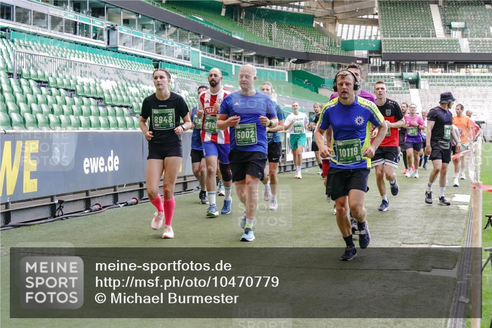 13.09.2026 - 21. swb-Marathon Bremen Michael Burmester http://msf.ph/oto/10470779 13.09.2026 13:14:24 Laufen im Stadion 266, 270, 278, 300, 349, 414, 460, 576, 600, 631, 695, 702, 768, 950, 956, 1005, 1008, 1047, 1143, 1392, 1408, 1426, 1573, 1596, 1641, 1818, 1819, 1991, 2024, 2035, 2079, 2233, 2314, 2387, 2412, 2439, 2457, 2461, 2466, 2484, 2494, 2521, 2540, 2564, 2612, 2665, 2690, 2691, 2693, 2737, 2773, 2792, 2816, 2829, 2838, 2861, 2865, 2884, 2887, 2921, 2972, 2978, 3016, 3111, 3209, 3253, 3277, 3304, 3313, 3355, 3378, 3405, 3428, 3653, 3661, 3670, 3680, 4034, 4080, 4306, 703 meine-sportfotos.de