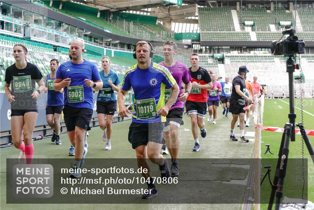 13.09.2026 - 21. swb-Marathon Bremen Michael Burmester http://msf.ph/oto/10470806 13.09.2026 13:14:25 Laufen im Stadion 266, 270, 278, 300, 349, 414, 460, 576, 600, 631, 702, 768, 950, 956, 1005, 1008, 1047, 1143, 1392, 1408, 1426, 1573, 1596, 1641, 1818, 1819, 1991, 2024, 2035, 2079, 2233, 2314, 2387, 2412, 2439, 2457, 2466, 2484, 2494, 2521, 2540, 2564, 2612, 2665, 2690, 2691, 2693, 2737, 2773, 2792, 2816, 2829, 2838, 2861, 2865, 2884, 2887, 2921, 2972, 2978, 3016, 3111, 3209, 3253, 3277, 3304, 3313, 3355, 3378, 3405, 3428, 3653, 3661, 3670, 3680, 4034, 4080, 4306, 703 meine-sportfotos.de