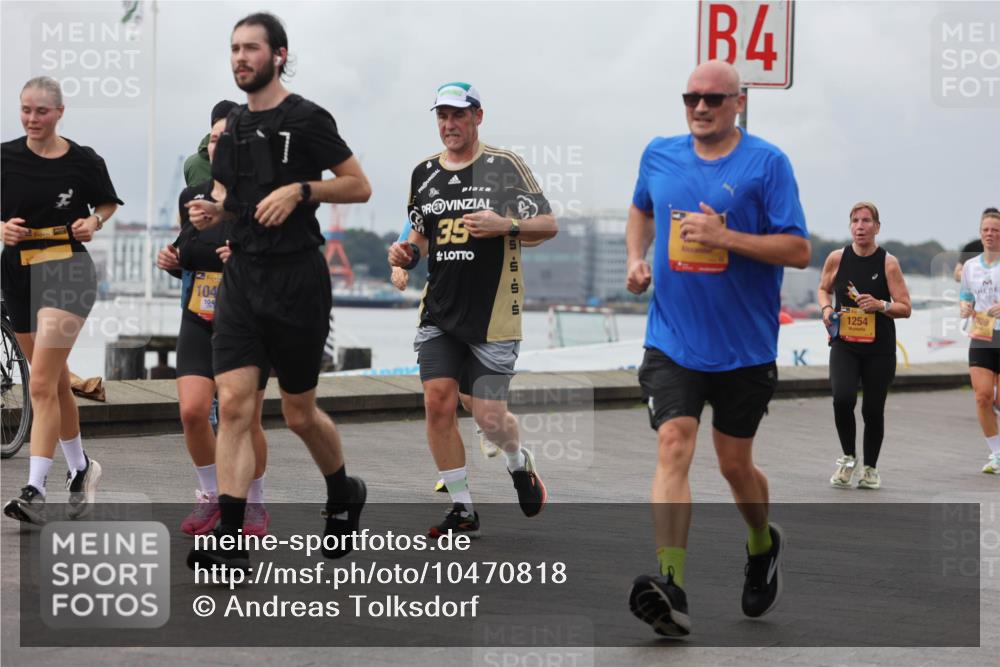 13.09.2026 - Kiel Lauf Andreas Tolksdorf http://msf.ph/oto/10470818 13.09.2026 12:11:24 Kiellinie 104, 104, 35, 4, 1254, 428 meine-sportfotos.de