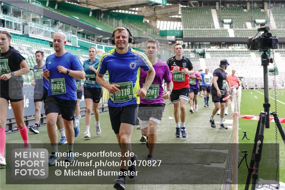 13.09.2026 - 21. swb-Marathon Bremen Michael Burmester http://msf.ph/oto/10470827 13.09.2026 13:14:25 Laufen im Stadion 266, 270, 278, 300, 349, 414, 460, 576, 600, 631, 702, 768, 950, 956, 1005, 1008, 1047, 1143, 1392, 1408, 1426, 1573, 1596, 1641, 1818, 1819, 1991, 2024, 2035, 2079, 2233, 2314, 2387, 2412, 2439, 2457, 2466, 2484, 2494, 2521, 2540, 2564, 2612, 2665, 2690, 2691, 2693, 2737, 2773, 2792, 2816, 2829, 2838, 2861, 2865, 2884, 2887, 2921, 2972, 2978, 3016, 3111, 3209, 3253, 3277, 3304, 3313, 3355, 3378, 3405, 3428, 3653, 3661, 3670, 3680, 4034, 4080, 4306, 703 meine-sportfotos.de