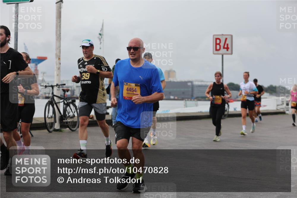 13.09.2026 - Kiel Lauf Andreas Tolksdorf http://msf.ph/oto/10470828 13.09.2026 12:11:25 Kiellinie 39, 38, 4454, 4 meine-sportfotos.de