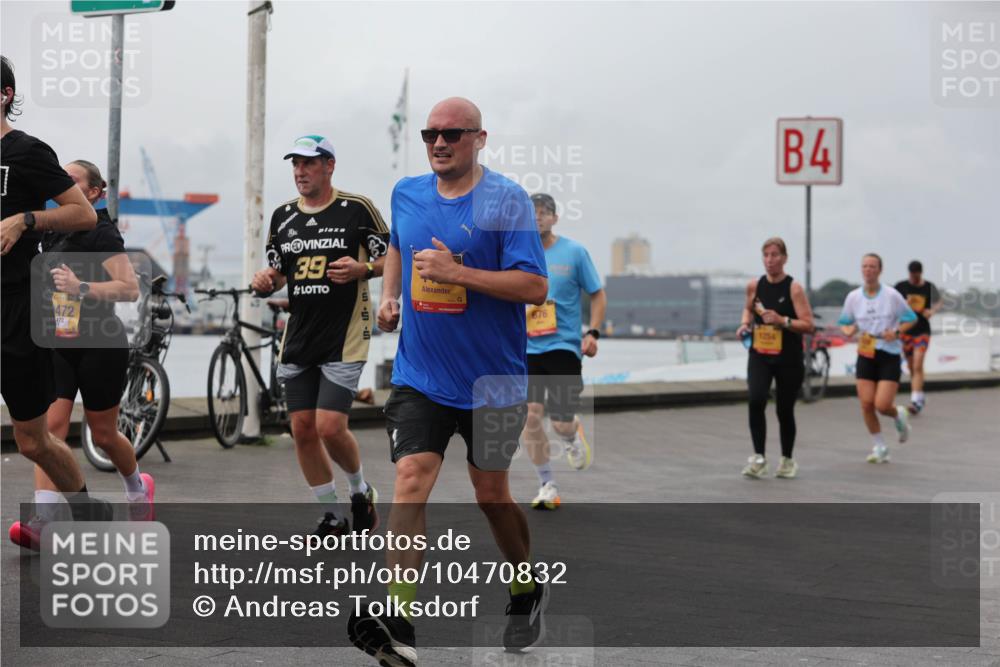 13.09.2026 - Kiel Lauf Andreas Tolksdorf http://msf.ph/oto/10470832 13.09.2026 12:11:26 Kiellinie 472, 472, 39, 676, 1254, 4 meine-sportfotos.de