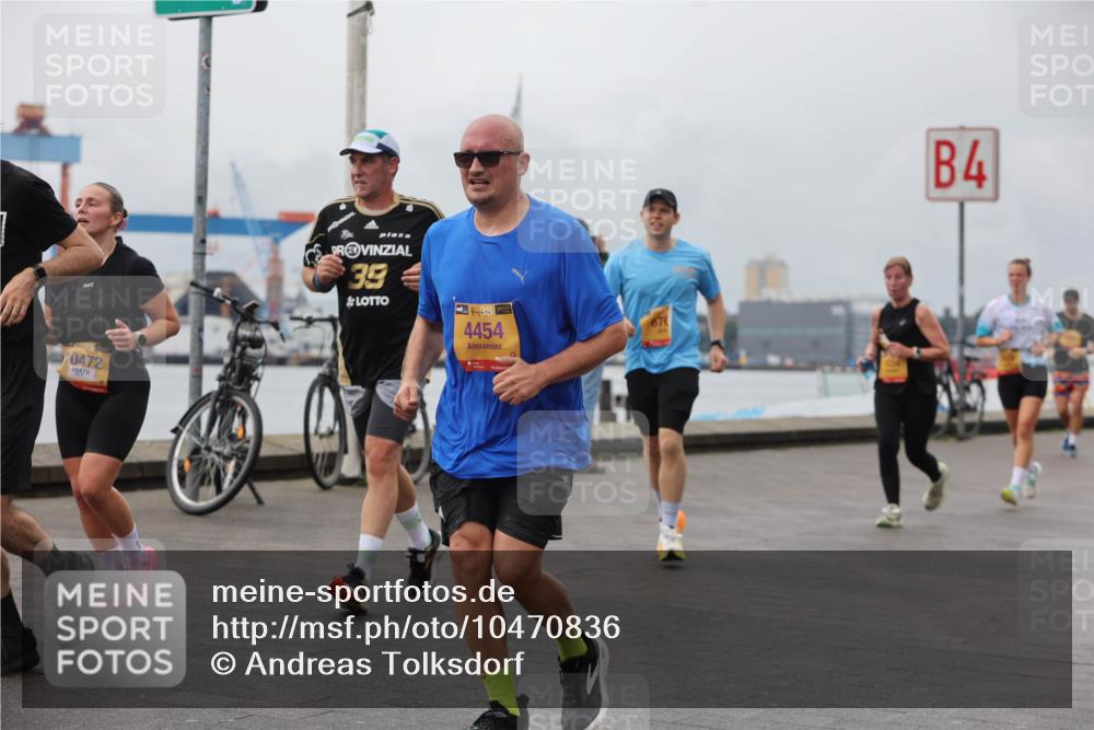 13.09.2026 - Kiel Lauf Andreas Tolksdorf http://msf.ph/oto/10470836 13.09.2026 12:11:26 Kiellinie 10472, 19472, 39, 38, 4454, 1, 4 meine-sportfotos.de